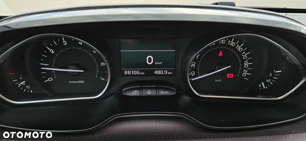 Peugeot 2008 PureTech 82 Allure - 12