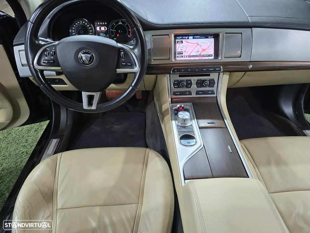 Jaguar XF 2.2 D Luxury 139g - 12