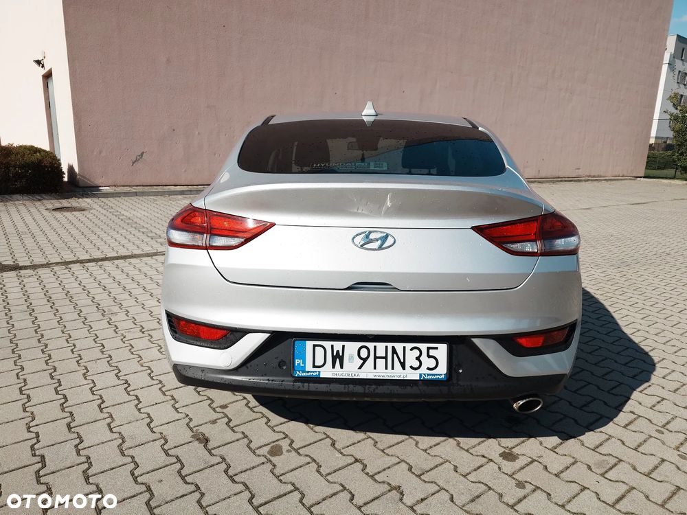 Hyundai i30 Fastback 1.6 CRDI Premium - 3