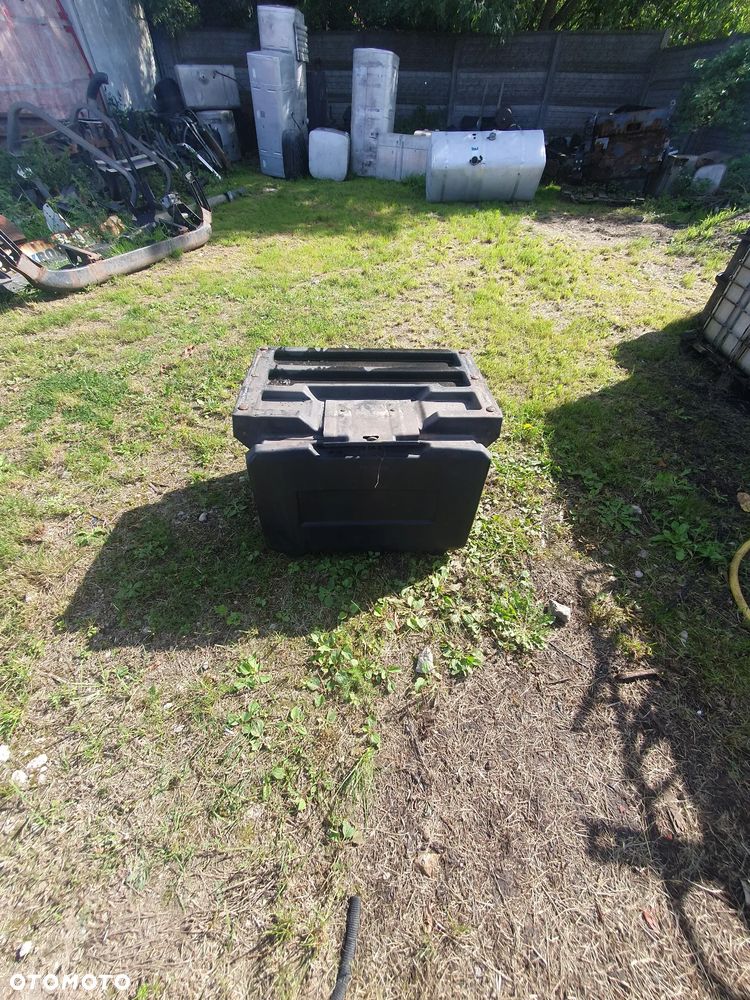 Skrzynka narzedziowa 76x65x55 - 2