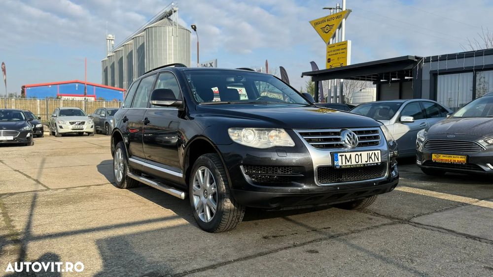 Volkswagen Touareg - 1