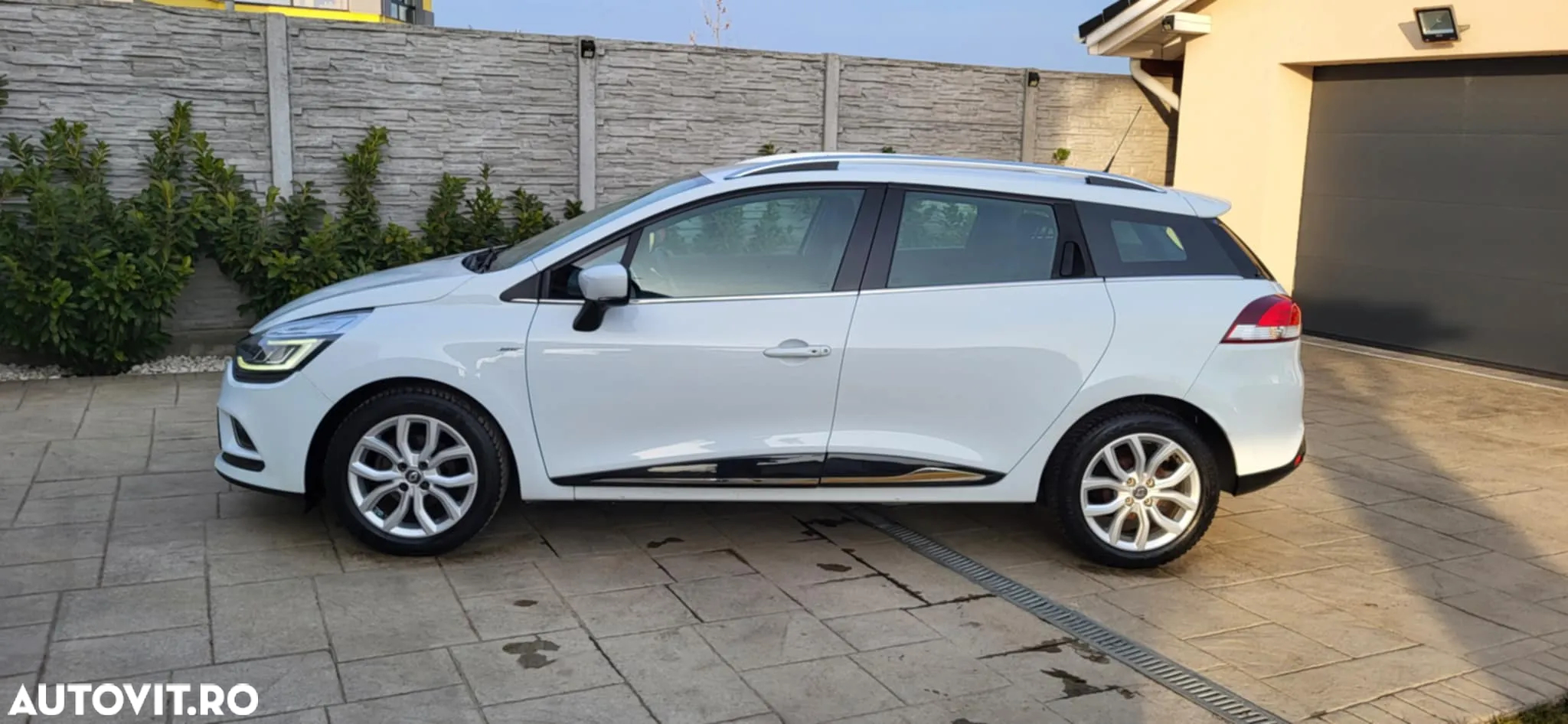 Renault Clio - 19