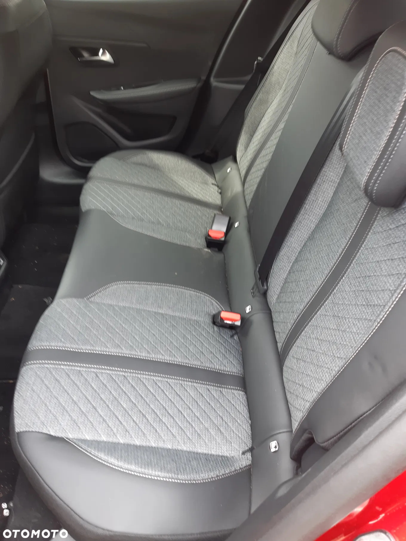 Peugeot 208 1.2 mHEV Allure - 11