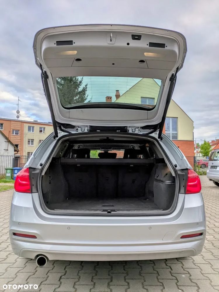 BMW Seria 3 318d - 19