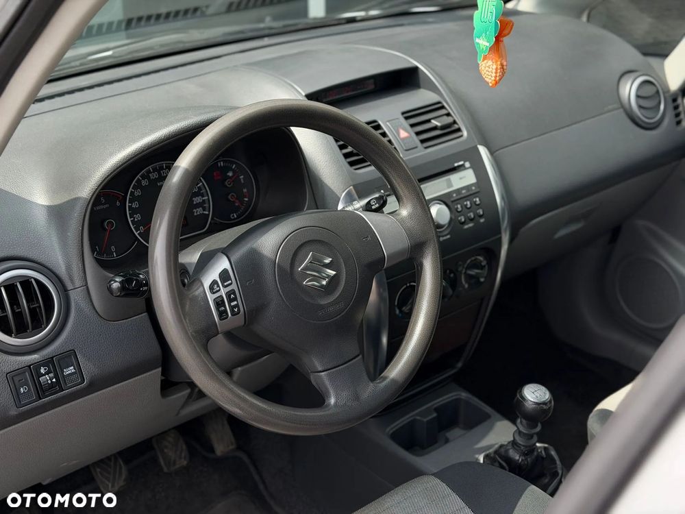Suzuki SX4 1.6 DDiS Comfort - 23