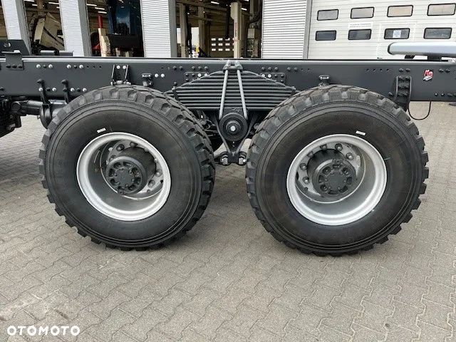Renault Gama K440 6x6 - 5