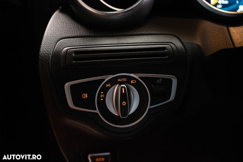 Mercedes-Benz GLC 300 4MATIC 9G-TRONIC AMG Line - 26