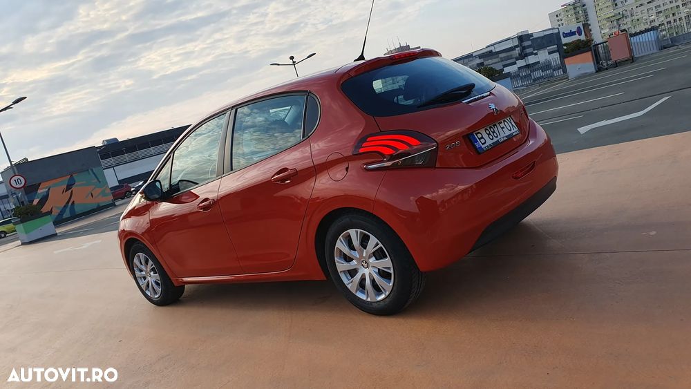 Peugeot 208 1.2 L PureTech Allure - 20