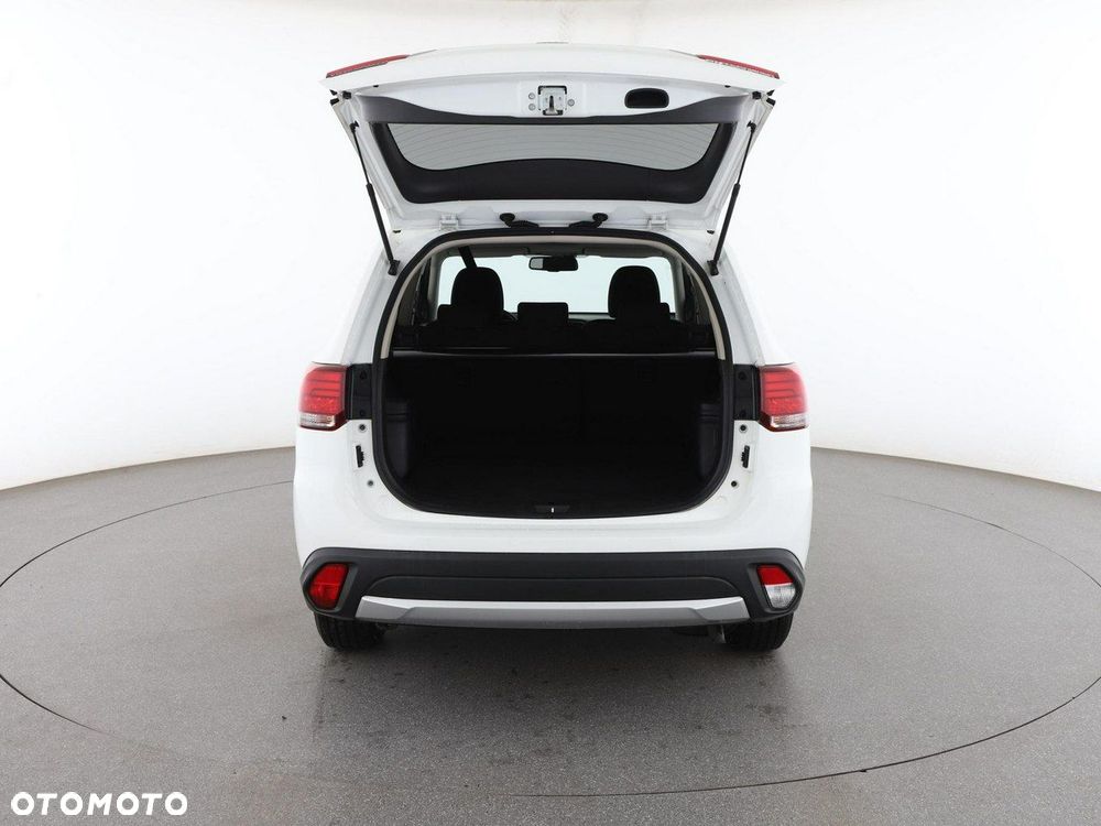 Mitsubishi Outlander 2.0 2WD Edition 100 - 19