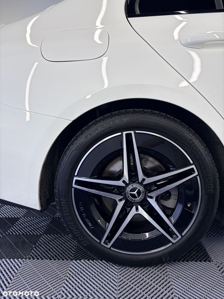 Mercedes-Benz C-Class 2024 photo 5