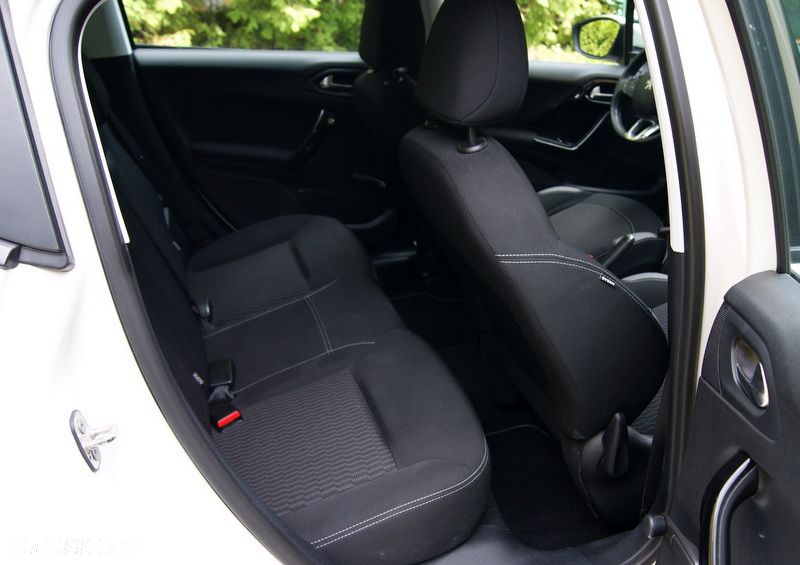 Peugeot 208 PureTech 82 Start & Stop Allure - 26