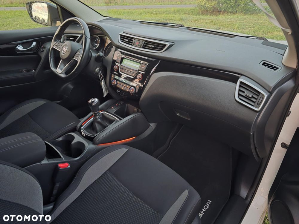 Nissan Qashqai 1.6 dCi N-Connecta - 16