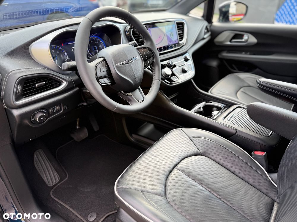 Chrysler Pacifica - 19