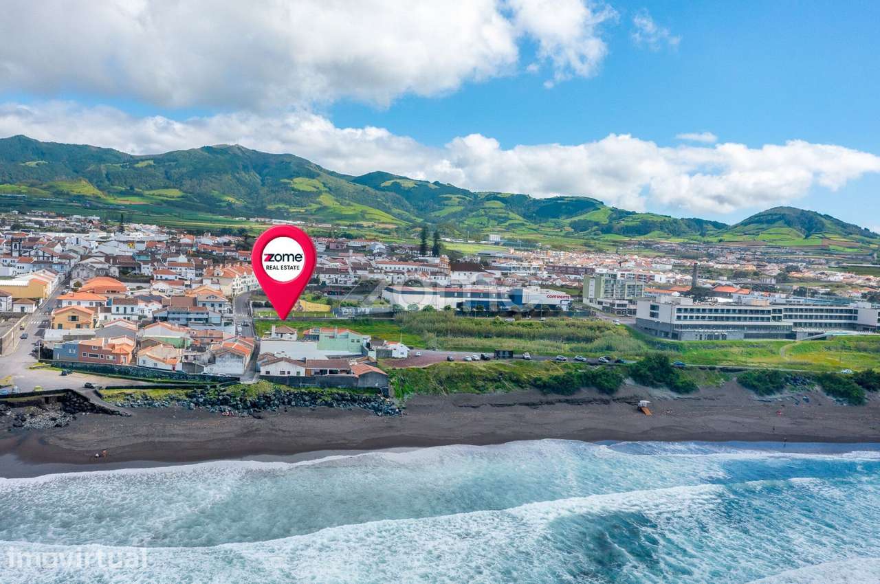 Moradia T3+1 com vista para a Praia do Monte Verde na Ribeira Grande - Grande imagem: 2/54