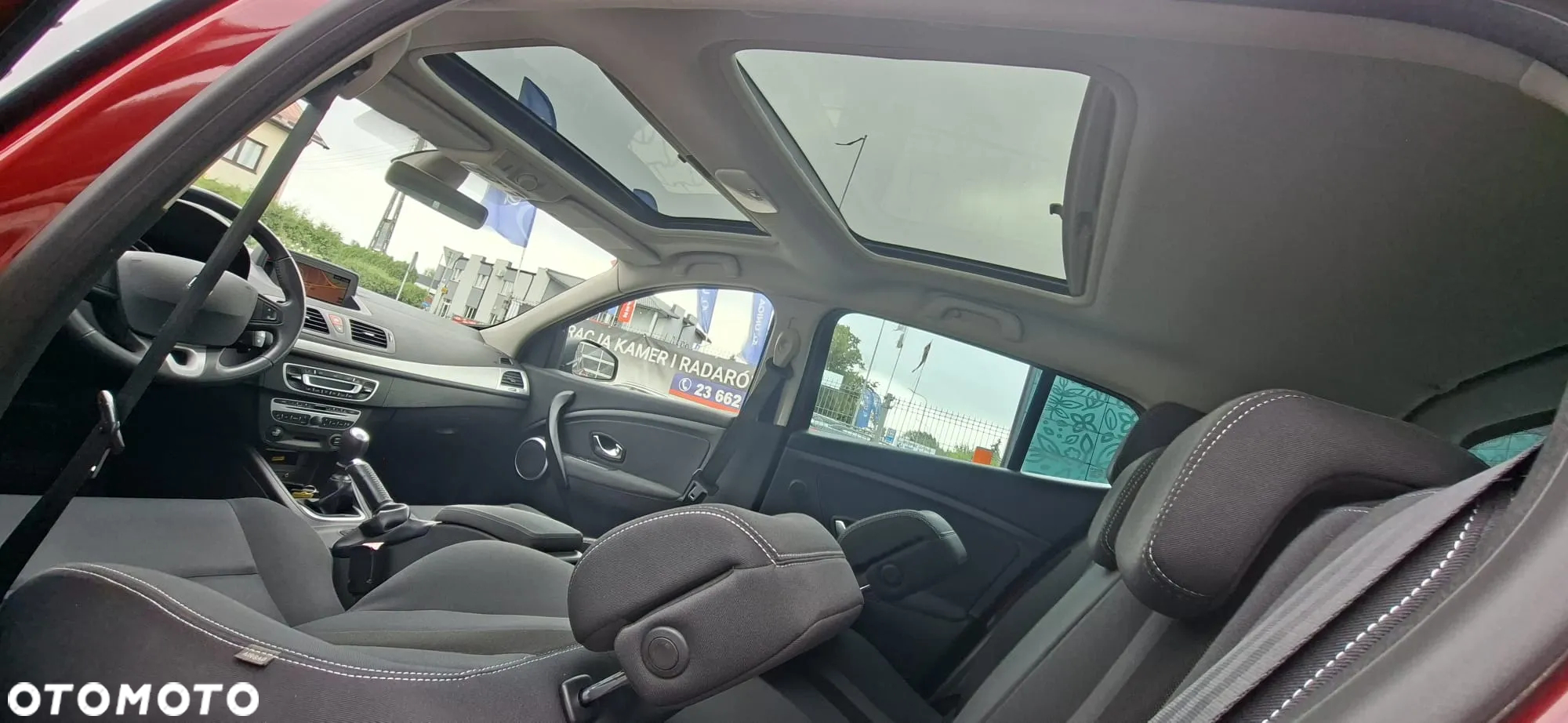 Renault Megane TCe 180 GT - 17