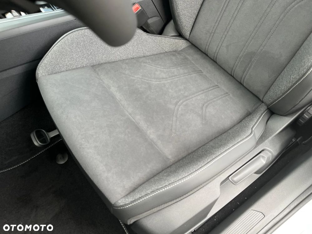 Volkswagen Golf VIII 2.0 TDI Life DSG - 12