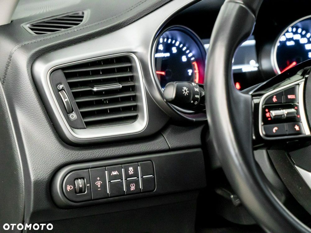 Kia XCeed 1.5 T-GDI M - 24