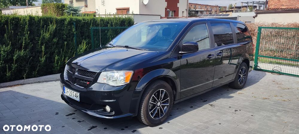 Dodge Grand Caravan - 2
