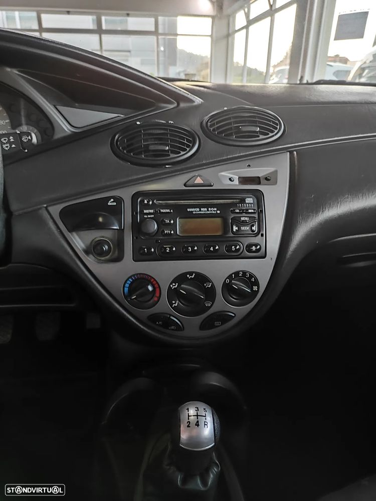 Ford Focus 1.4 Trend - 29