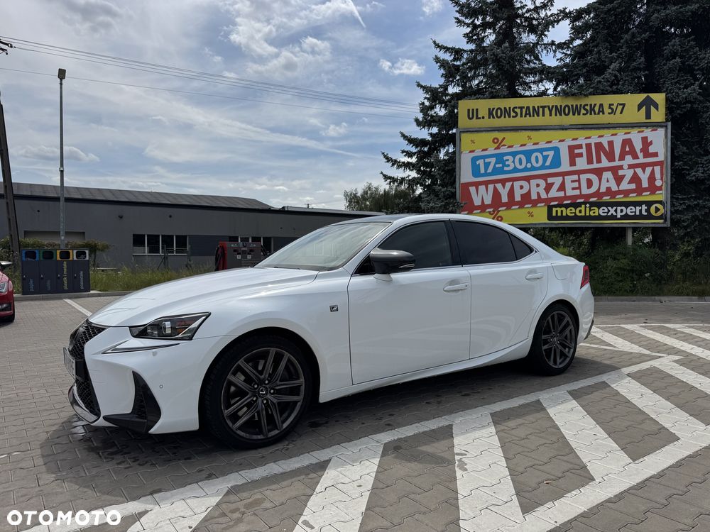 Lexus IS 200t / 300 F Sport - 4