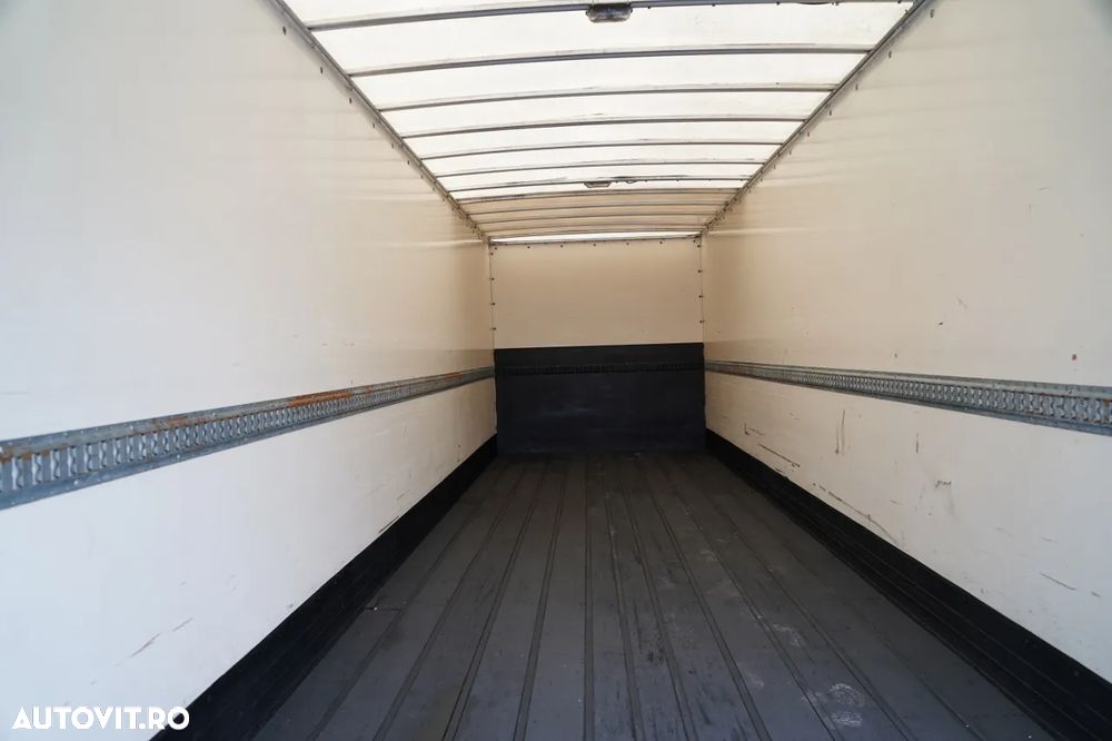 Renault D 210 / 4x2 / CONTAINER / 8,6 M / PODEA RESISTENTĂ / ELEVATOR DHOLLANDIA - 23