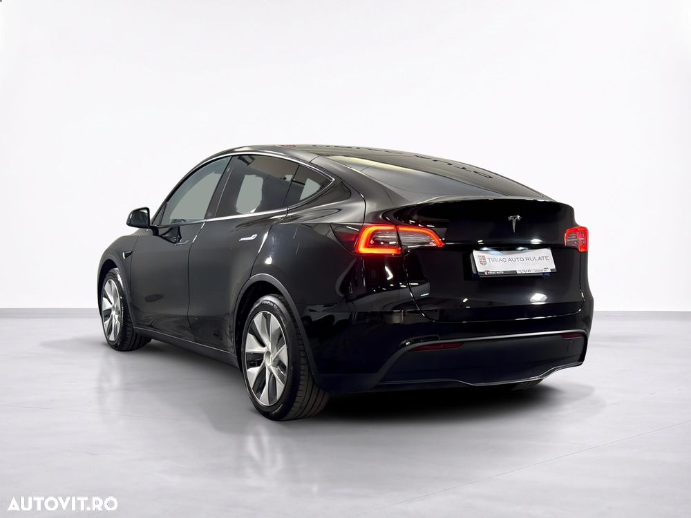 Tesla Model Y RWD - 4