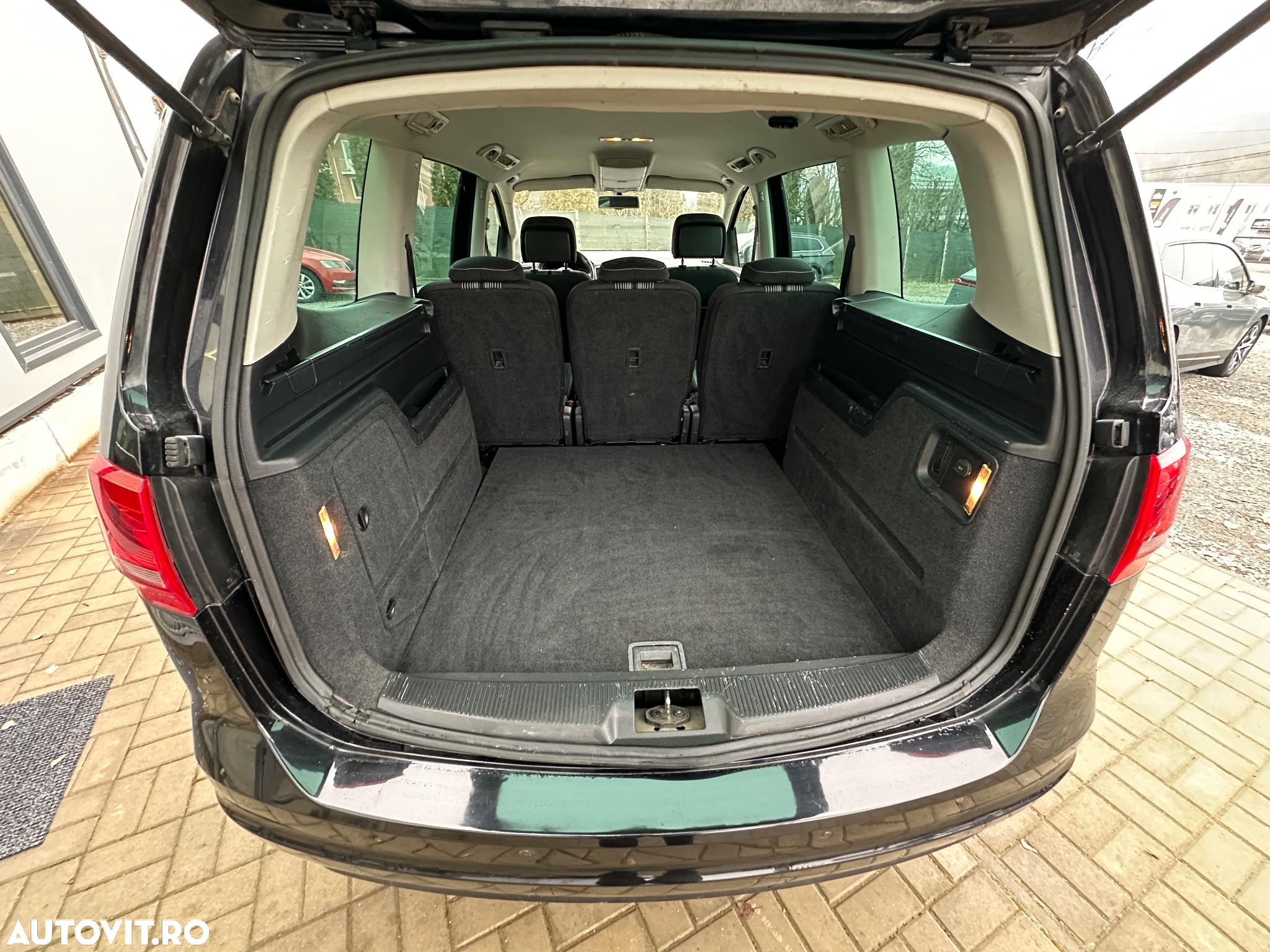 Volkswagen Sharan 2.0 TDI Blue Motion Match - 20