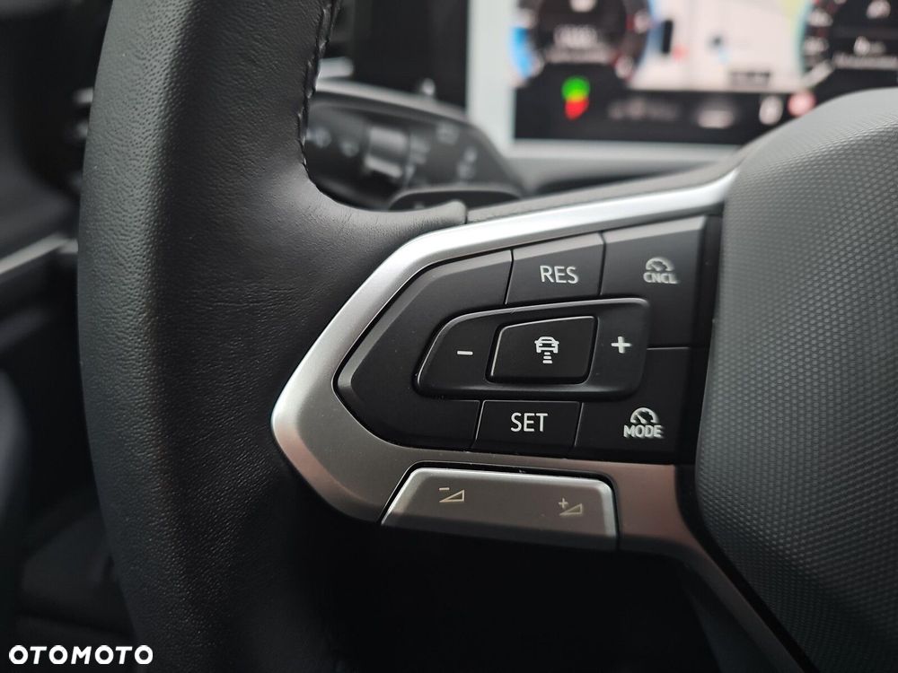 Volkswagen Passat - 21