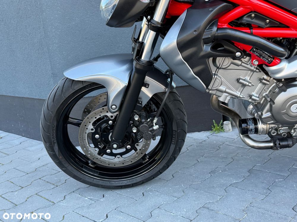 Suzuki Gladius - 33