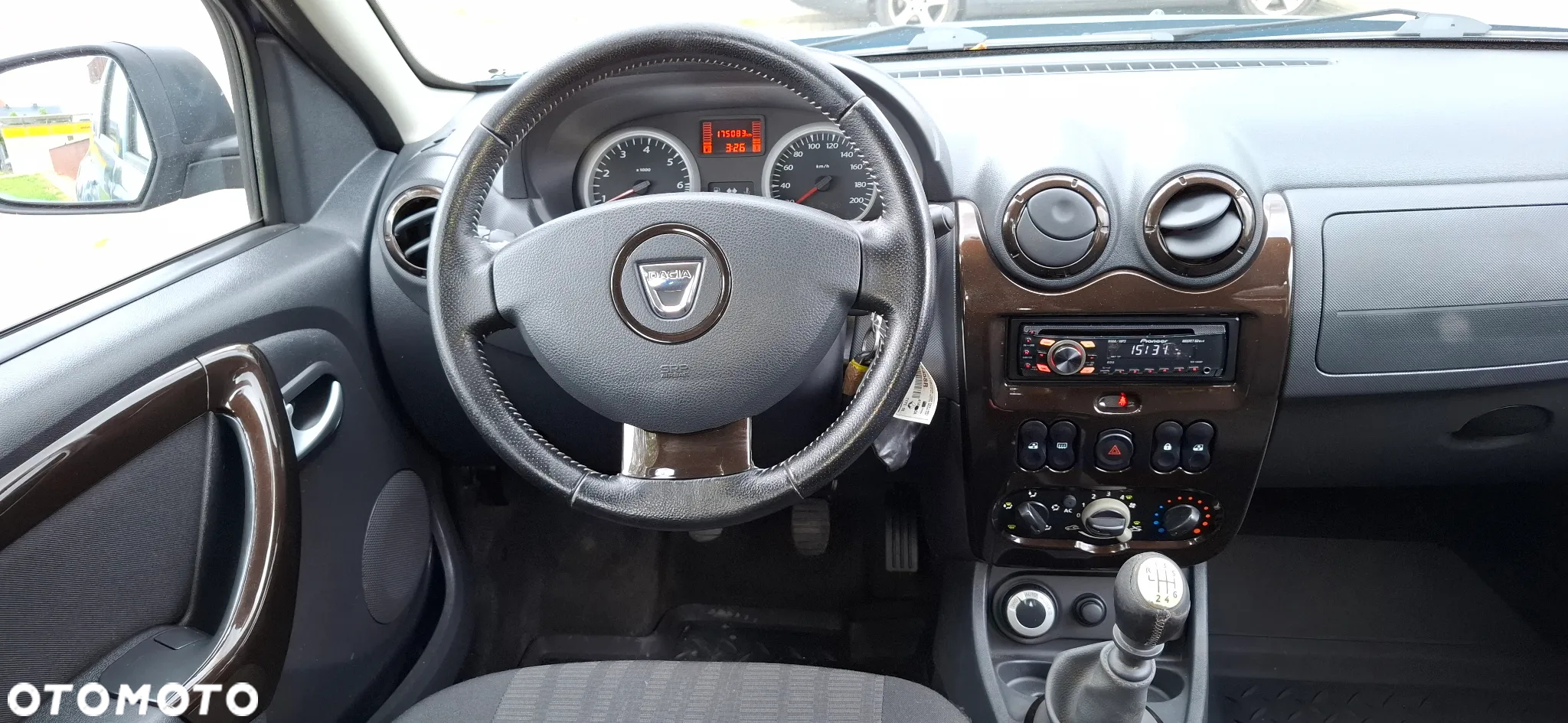 Dacia Duster 1.6 16V 4x4 Destination - 11