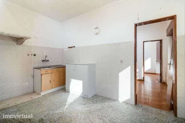 Venda Moradia T1 com terreno em Torre dos Trotes - Loures - Grande imagem: 2/7