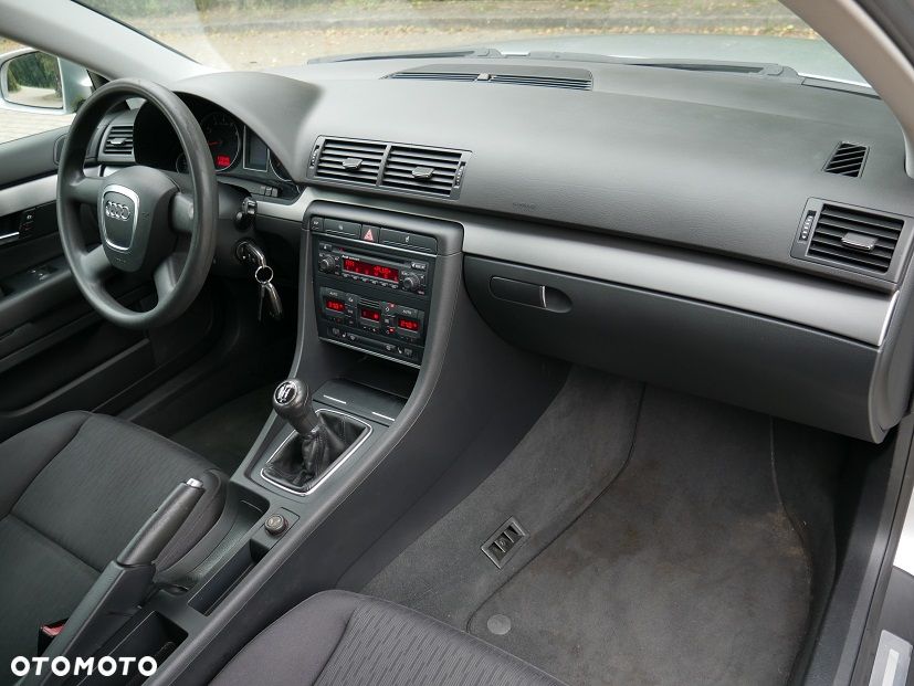 Audi A4 Limousine - 6