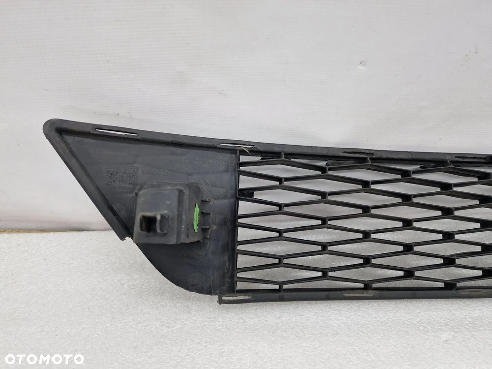 SEAT TOLEDO 4 IV 6JA 11- KRATKA ŚRODKOWA ZDERZAKA PRZEDNIEGO PRZÓD , NR 6JA853677 , NR AUKCJI KR373 - 9