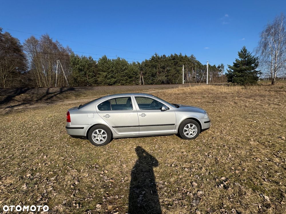 Skoda Octavia 1.6 Ambiente - 8