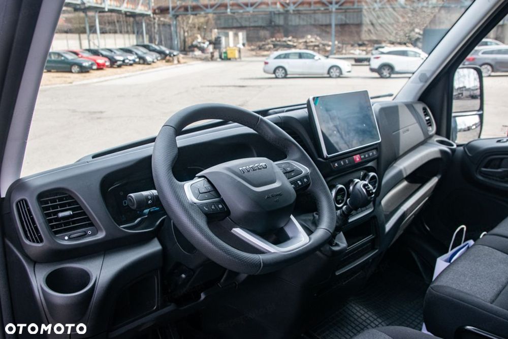 Iveco Daily 35S18 Zabudowa 10EP + Tył Spanie 3.0 180KM - 7
