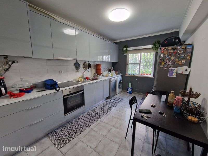 Apartamento T2 a 50 metros da estação de comboio Mercês em Mem Martins - Grande imagem: 5/11