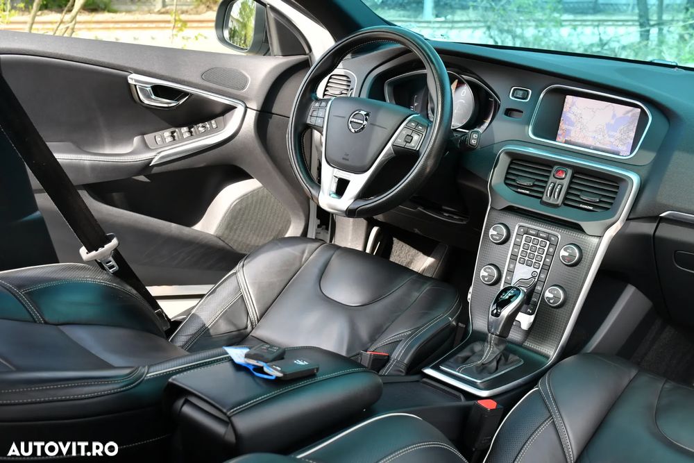 Volvo V40 D3 Geartronic RDesign - 16