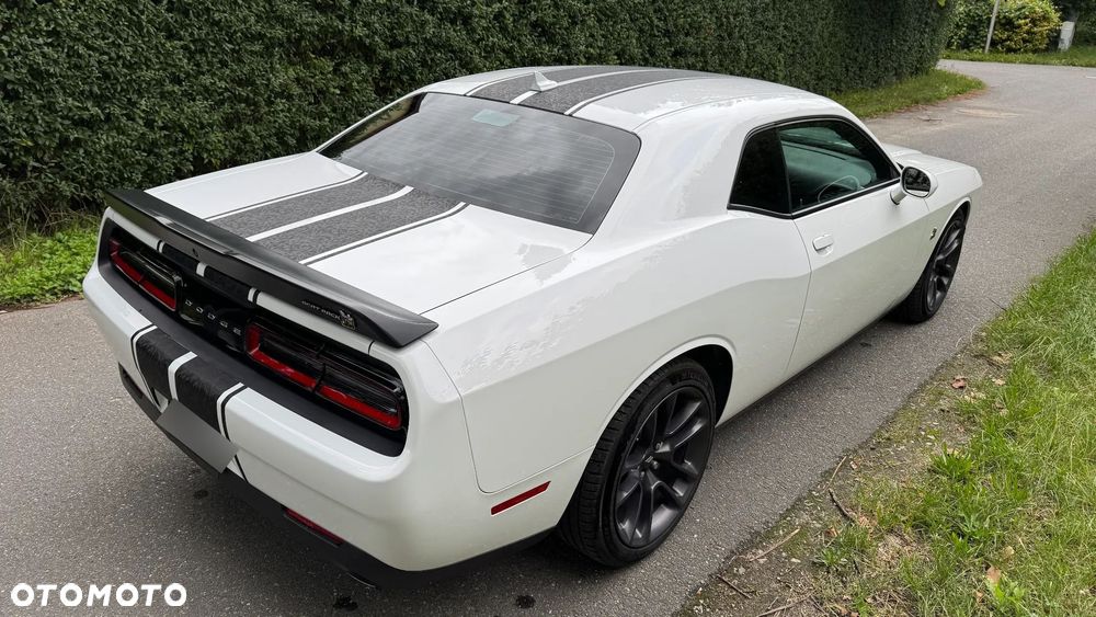 Dodge Challenger 6.4 Scat Pack - 24