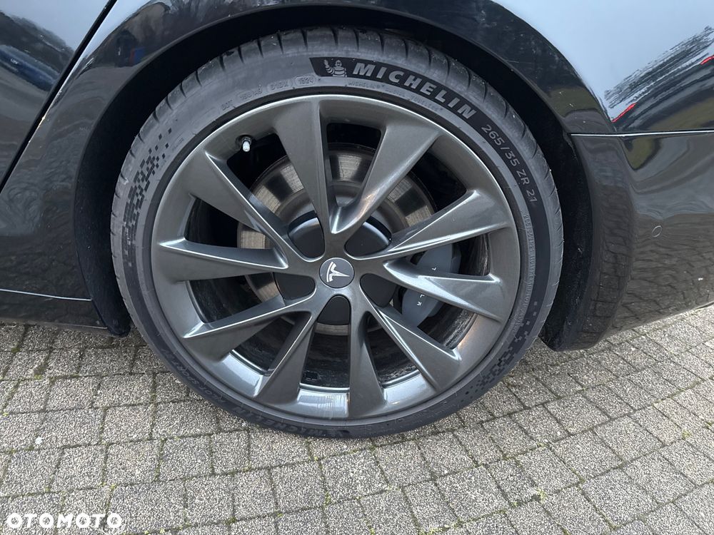 Tesla Model S - 19