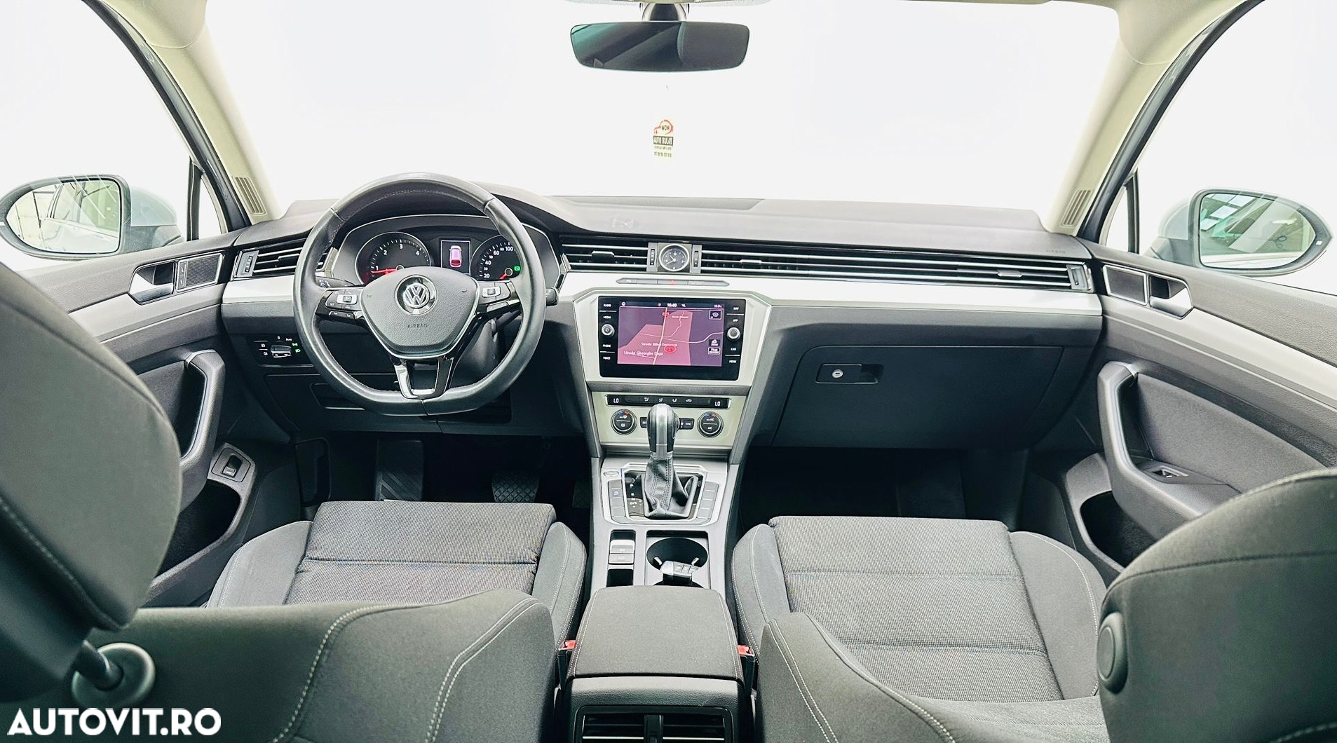 Volkswagen Passat Variant 1.6 TDI SCR DSG - 6