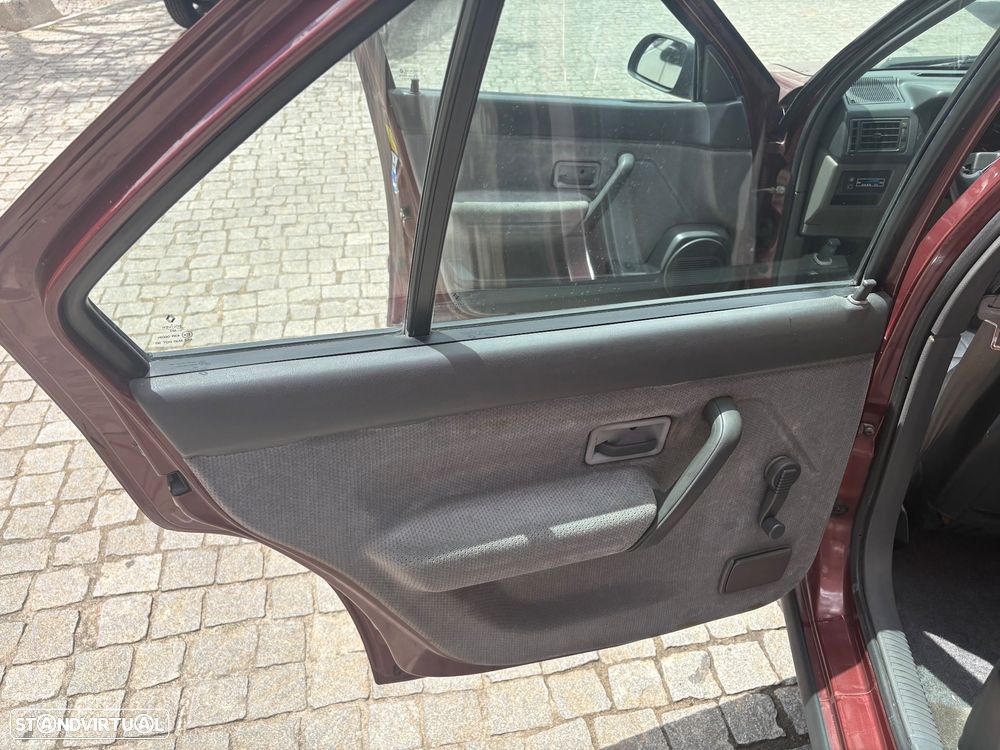 Renault 19 - 28