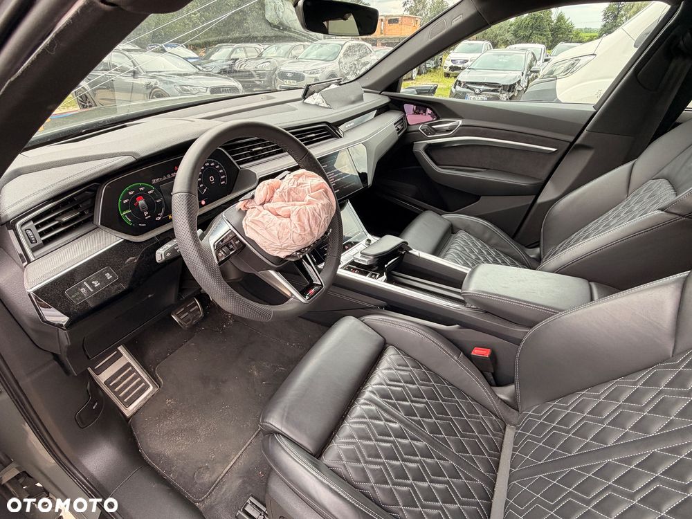 Audi Q8 Sportback e-tron 55 quattro S line - 24