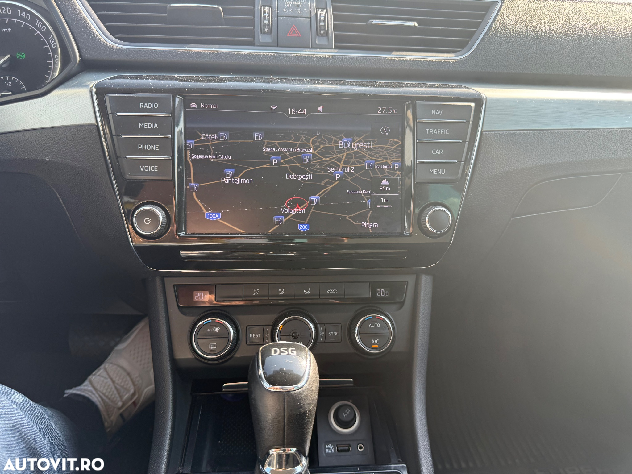 Skoda Superb 2.0 TDI DSG Sportline - 27