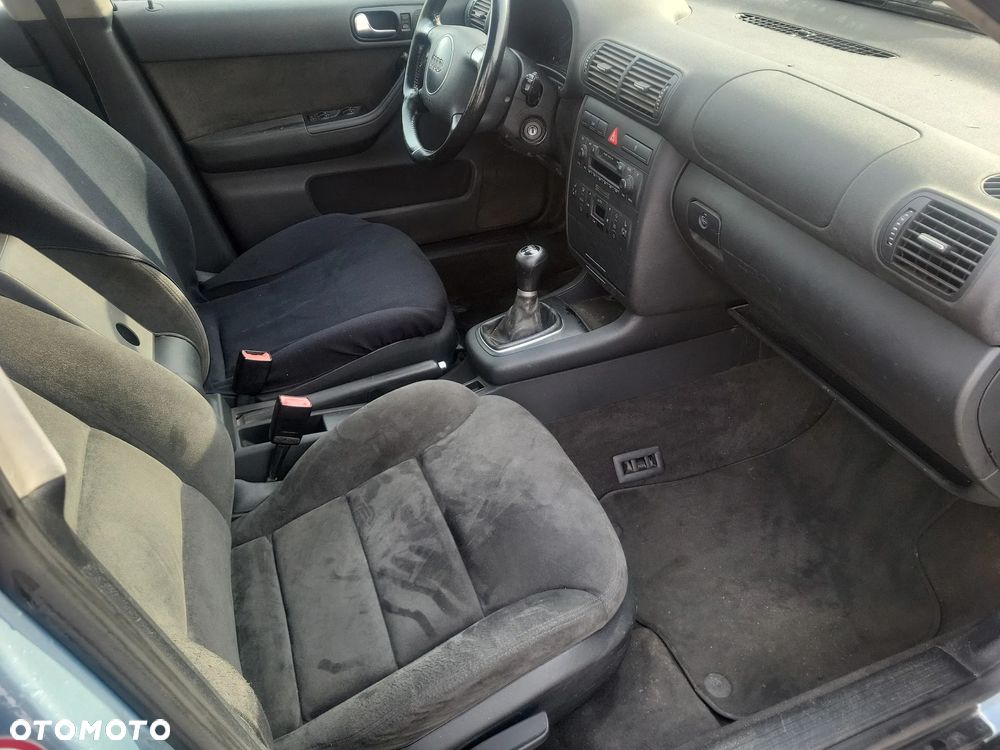 Audi A3 Sportback 1.8 Attraction - 30