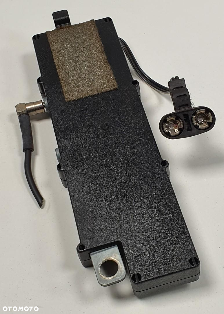 WZMACNIACZ ANTENOWY JAGUAR X-TYPE X400 - 2