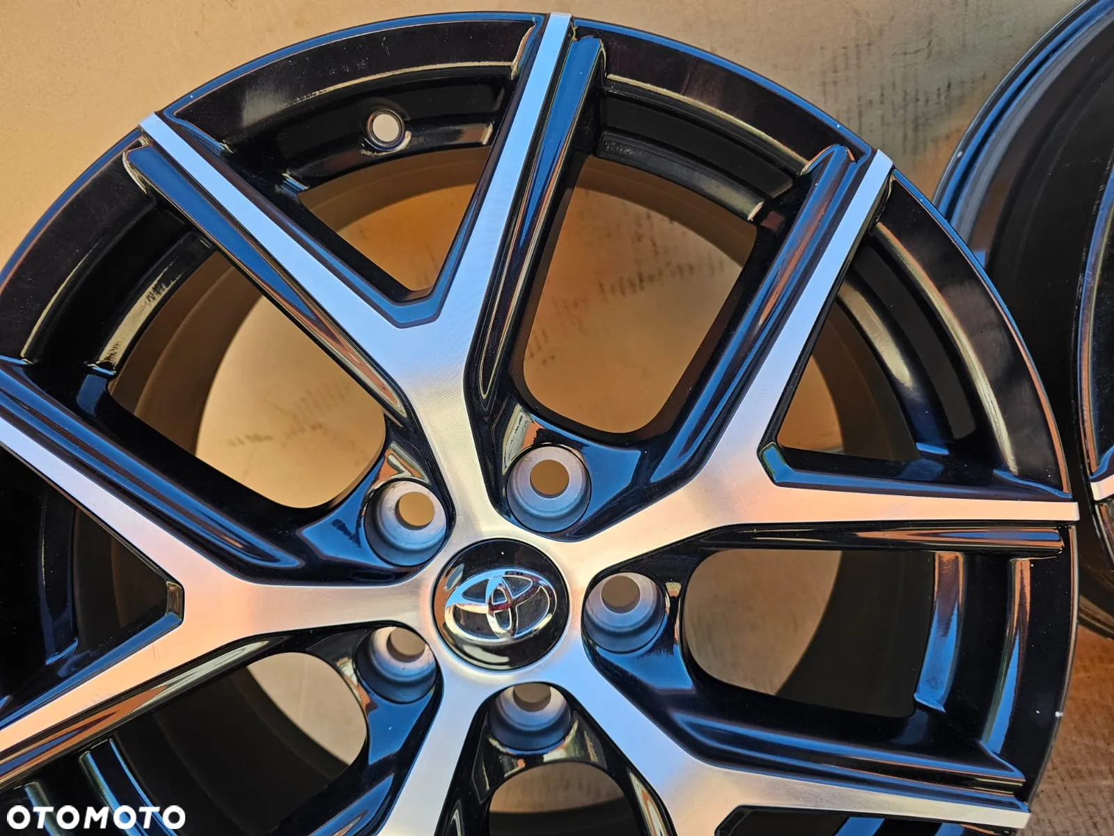 (F146) OE Toyota Rav4 Hyundai Kia Honda Infiniti Lexus Mazda Mitsubishi Nissan Subaru Suzuki / 7,5x18 ET45 5x114.3 - 3