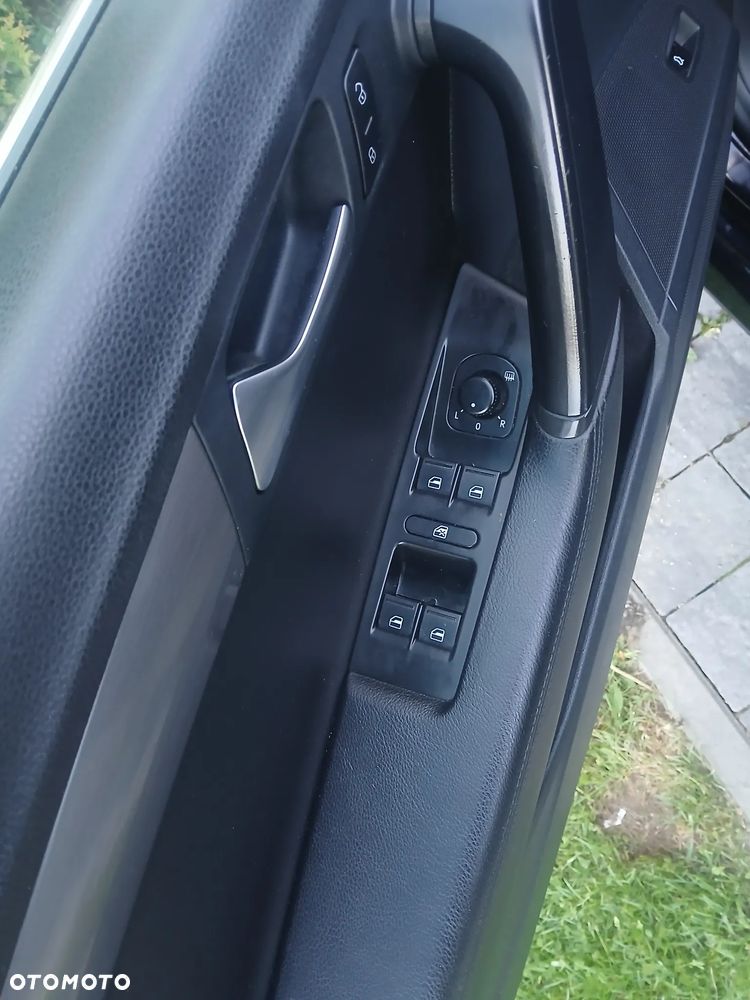 Volkswagen Passat 2.0 Blue TDI SCR Comfortline - 16