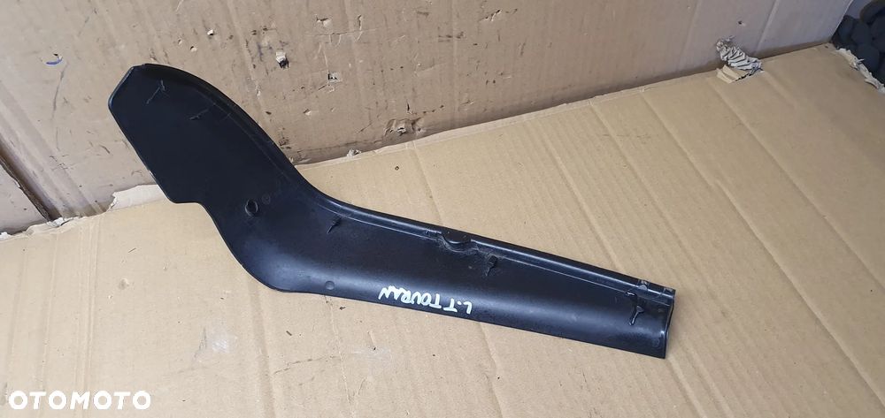 Osłona zaślepka lampy lewy tył VW Tourn 1T0945311 - 5