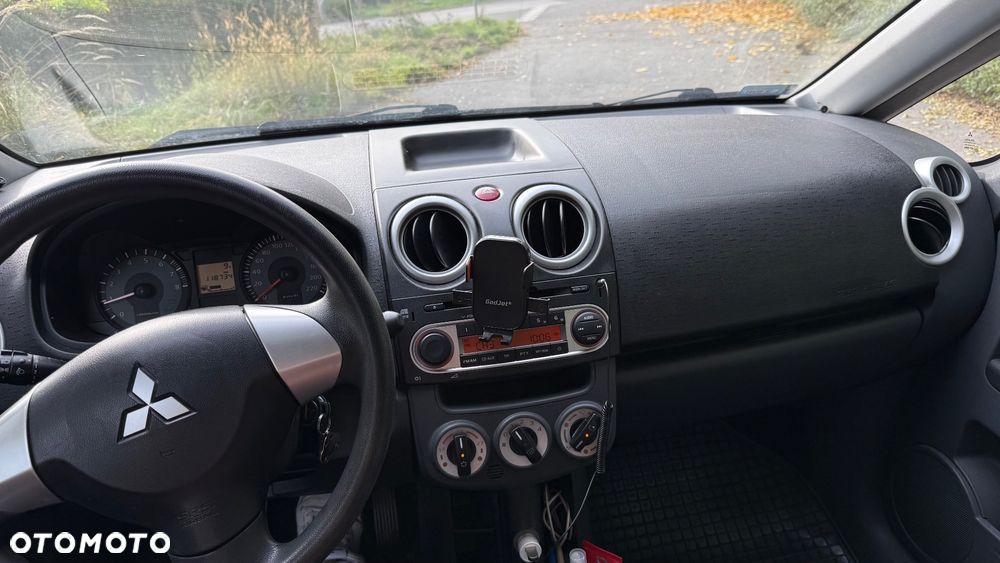 Mitsubishi Colt - 13