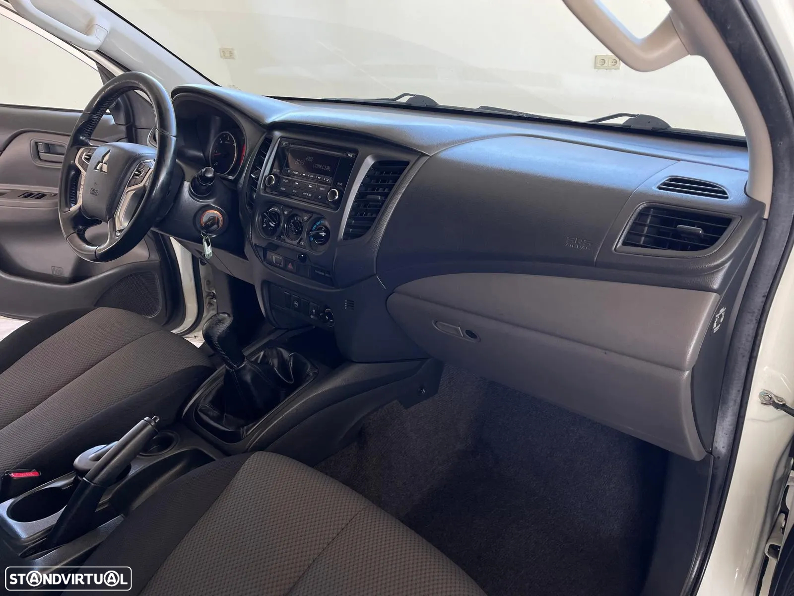 Mitsubishi L200 2.4 DI-D CD Invite 2WD - 23